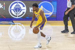 全是3！布朗尼出战3分33秒 三分1中1得3分1助攻&出现3失误