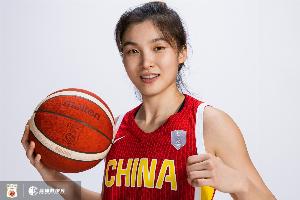 翟若云：篮球是一项团队运动 团结是我们取得胜利的关键