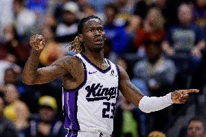 美记：多支球队密切关注基翁·埃利斯 国王对交易他持开放态度