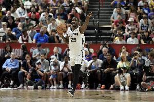 加西亚：教练今早找我谈话沟通 让我就做自己 我在场上轻松多了