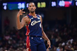 先发制人！莫布里首节6中4独得12分 罚球6中4