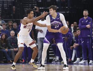 伊戈达罗：我们要推进进攻节奏让布克更多参与 其他人也能融入