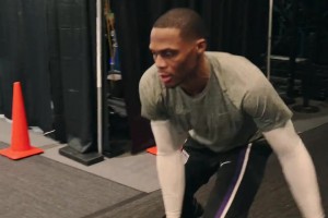 什么？威少球员通道扣篮4中0...