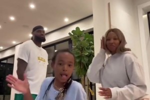 老詹陪小女儿跳舞太可爱了！勒布朗家庭 事业都太成功啦